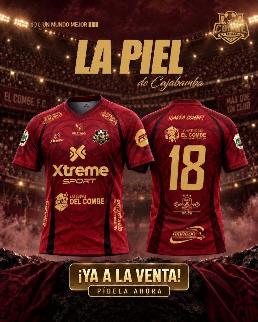 Diseño del uniforme de El Combe FC: frente y espalda del polo deportivo sublimado