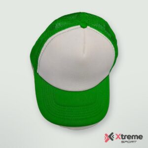 Gorra de malla verde con frente blanco para personalizar