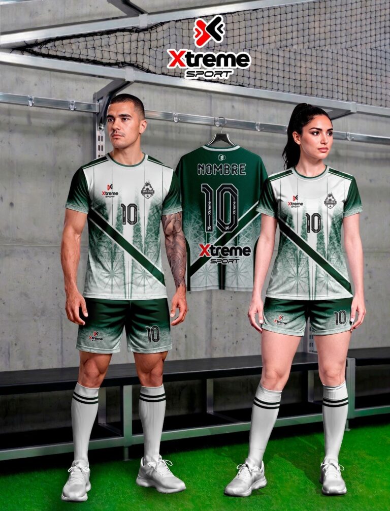 Hombre y mujer con el uniforme sublimado blanco con una banda verde en diagonal, y la camiseta verde colgada con nombre y número