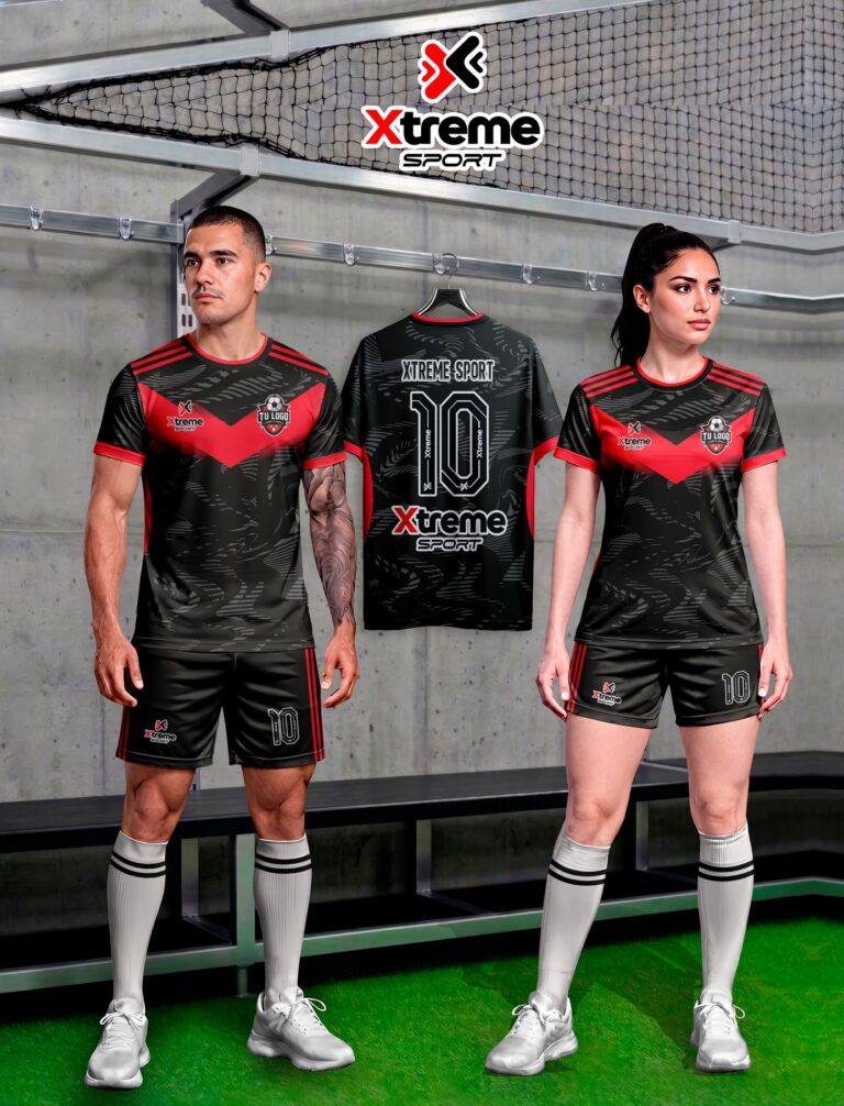 Hombre y mujer con el uniforme sublimado negro con un pico rojo en el pecho